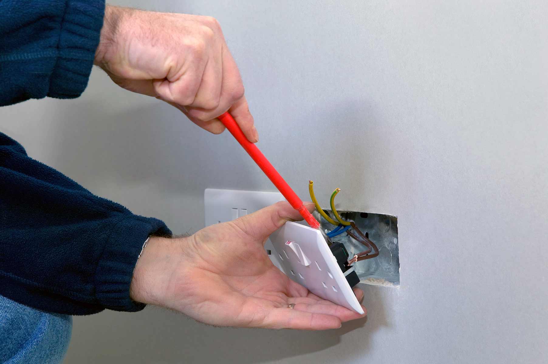 Our electricians can install plug sockets for domestic and commercial proeprties in Dulwich Village and the local area. 